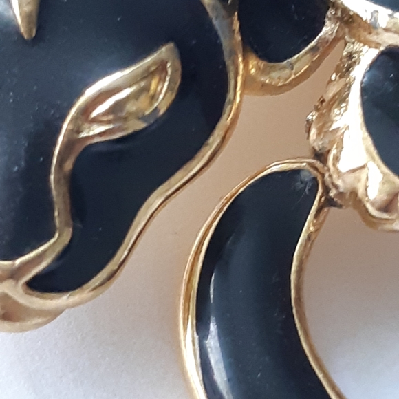 Vintage TRIFARI Black Panther Brooch - Picture 3 of 8